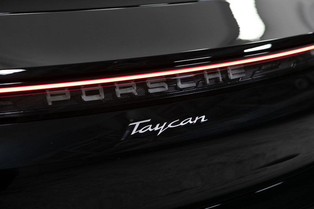 Thumbnail: 2026 Porsche Taycan - 25