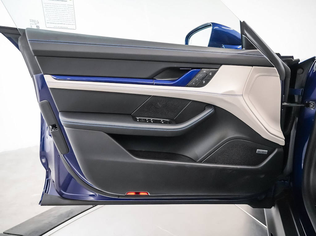 Thumbnail: 2026 Porsche Taycan - 27