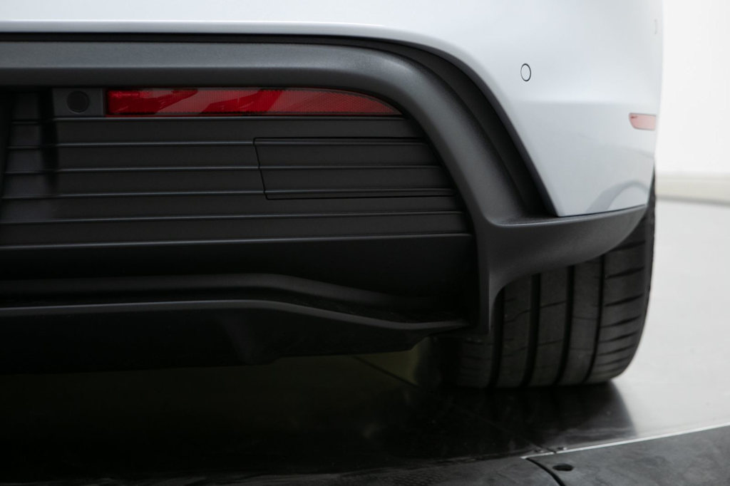 Thumbnail: 2026 Porsche Taycan - 37