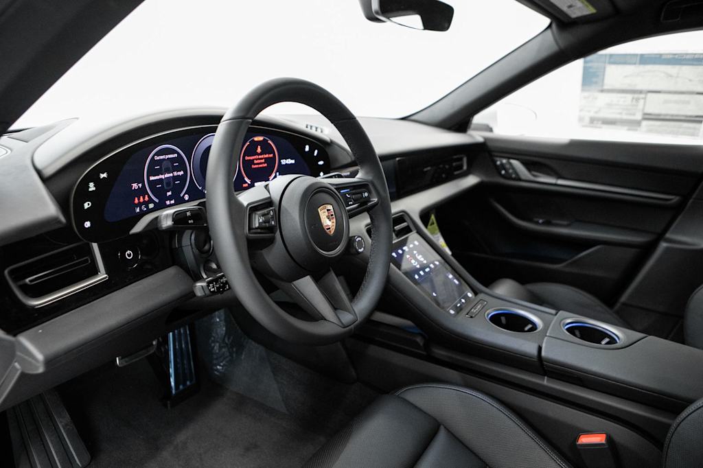 Thumbnail: 2026 Porsche Taycan - 2