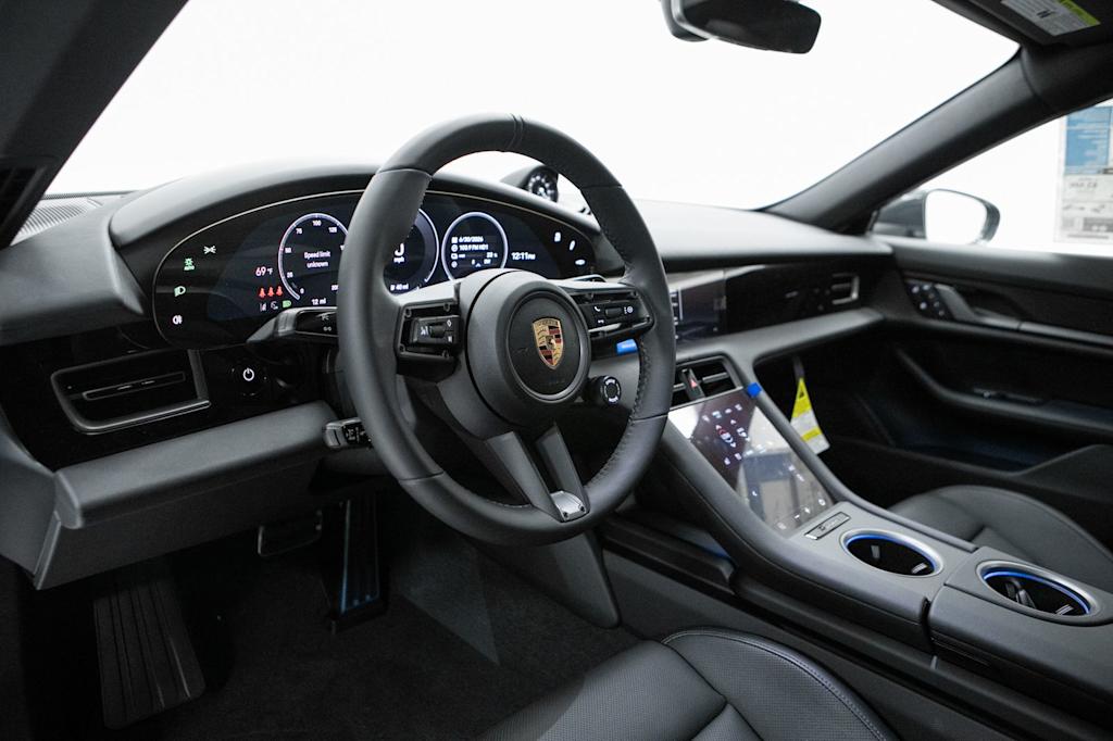 Thumbnail: 2026 Porsche Taycan - 2