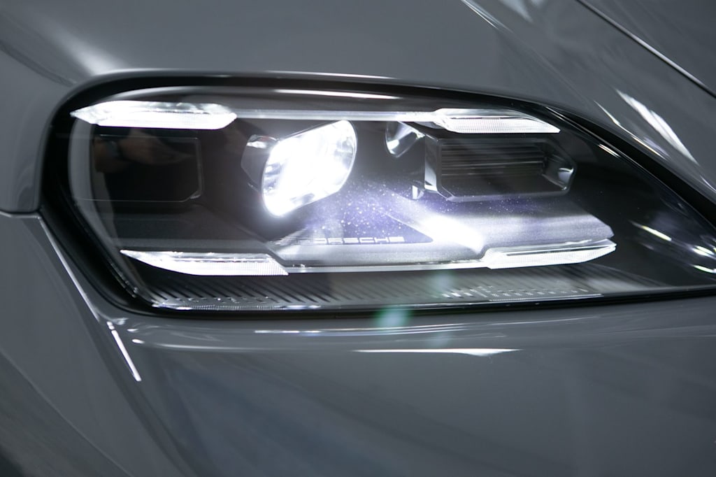 Thumbnail: 2026 Porsche Taycan - 21