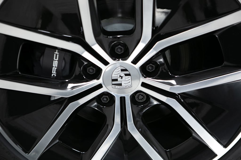 Thumbnail: 2026 Porsche Taycan - 6