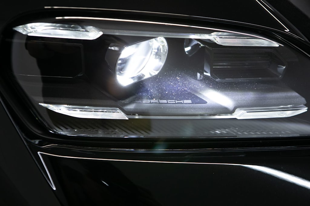 Thumbnail: 2026 Porsche Taycan - 20