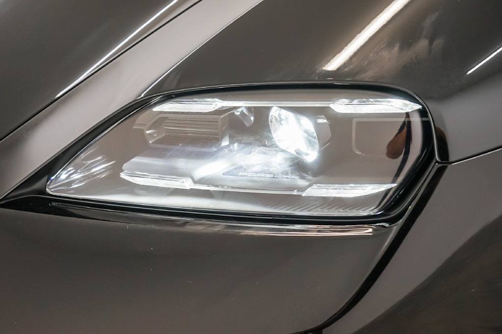 Thumbnail: 2026 Porsche Taycan - 24