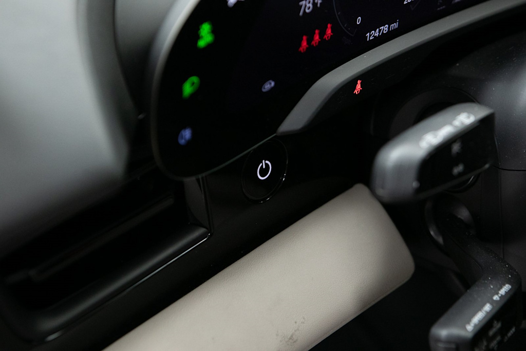 Thumbnail: 2024 Porsche Taycan - 24