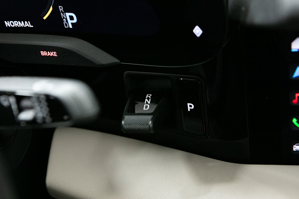 Thumbnail: 2024 Porsche Taycan - 28