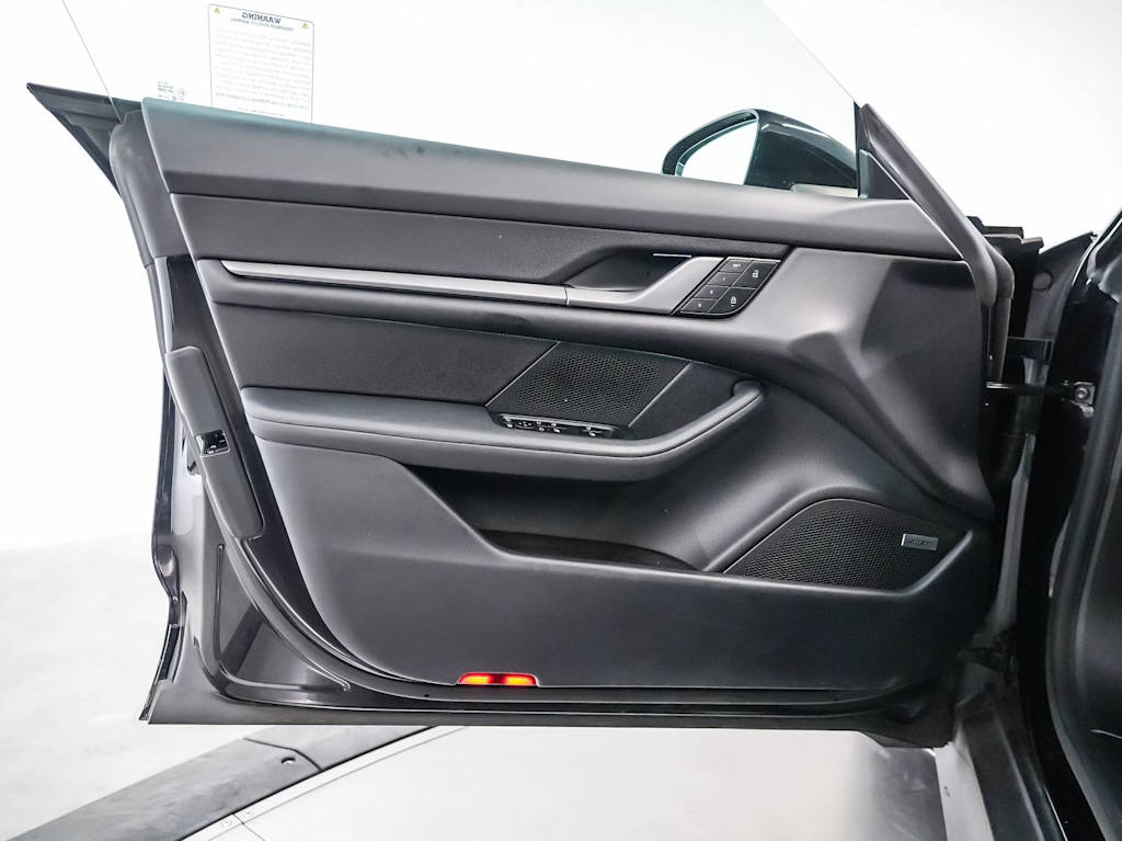 Thumbnail: 2024 Porsche Taycan - 27