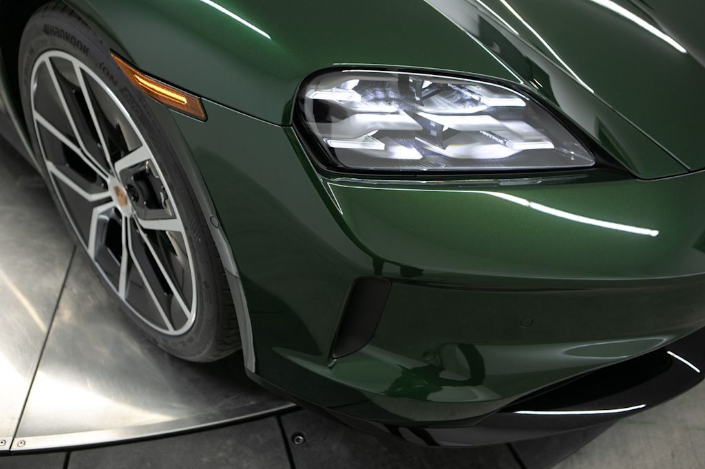 Thumbnail: 2026 Porsche Taycan - 5