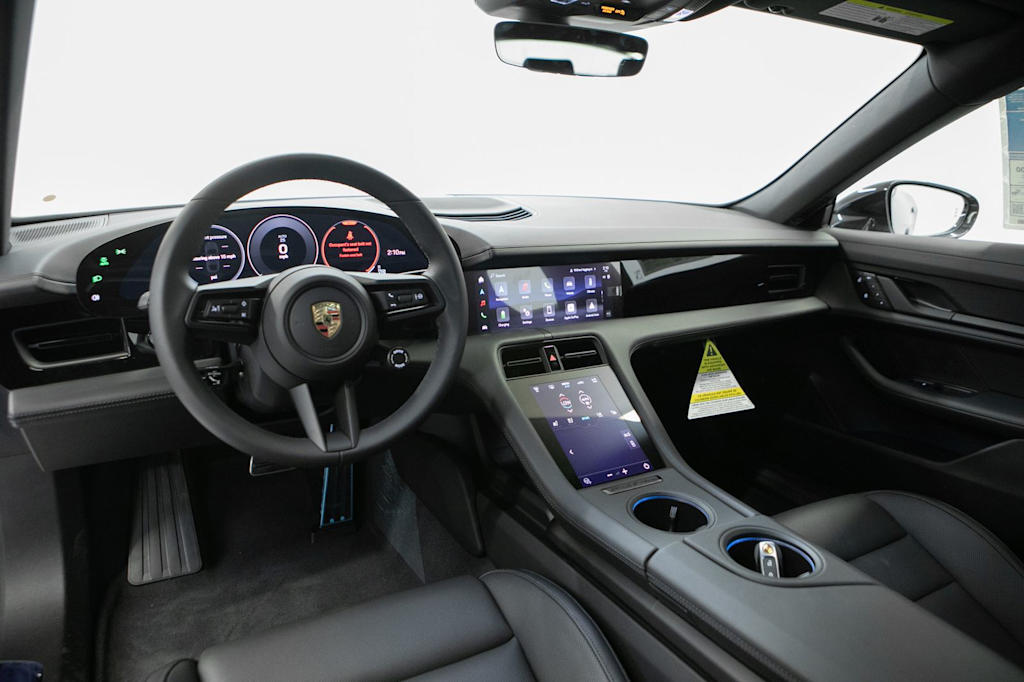 Thumbnail: 2026 Porsche Taycan - 7