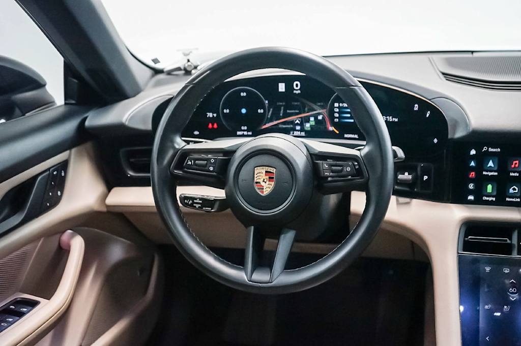 Thumbnail: 2022 Porsche Taycan - 26