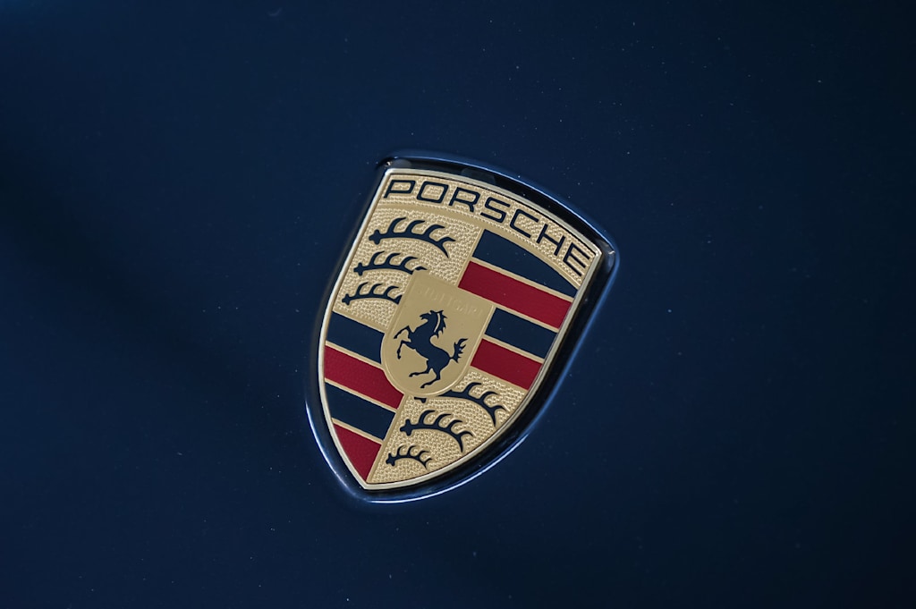 Thumbnail: 2022 Porsche Taycan - 6