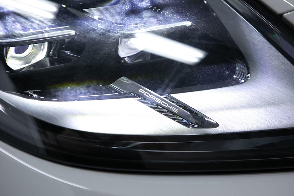 Thumbnail: 2026 Porsche Panamera - 18