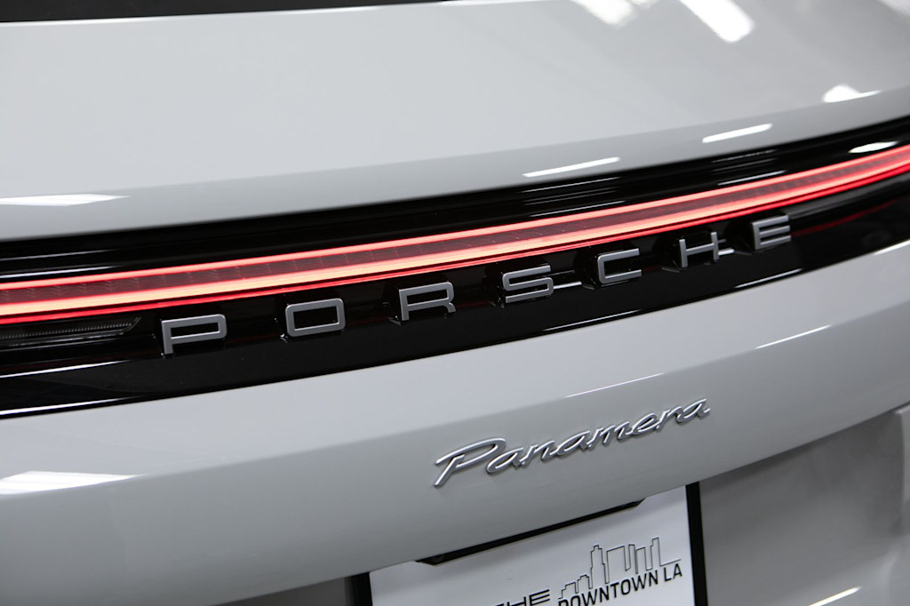 Thumbnail: 2026 Porsche Panamera - 21