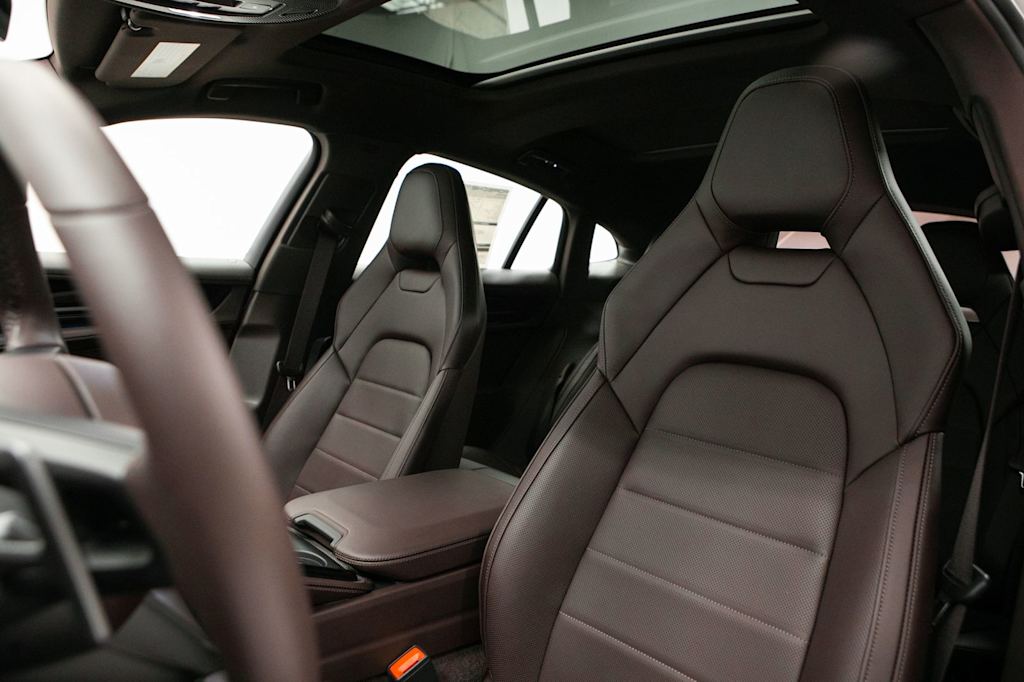 Thumbnail: 2026 Porsche Panamera - 9