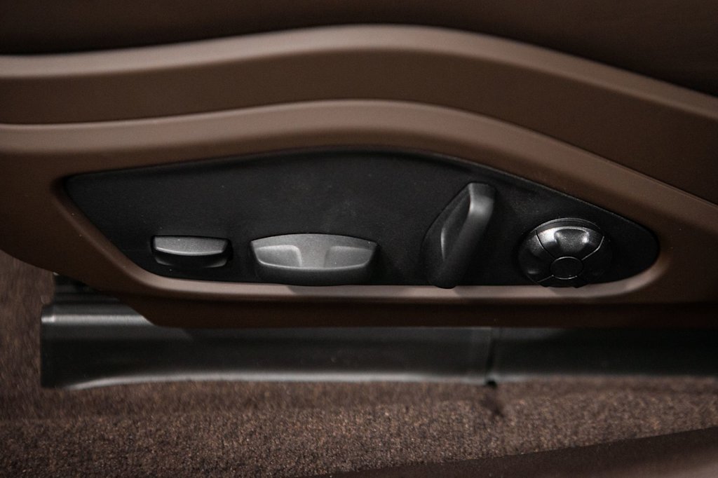 Thumbnail: 2026 Porsche Panamera - 24