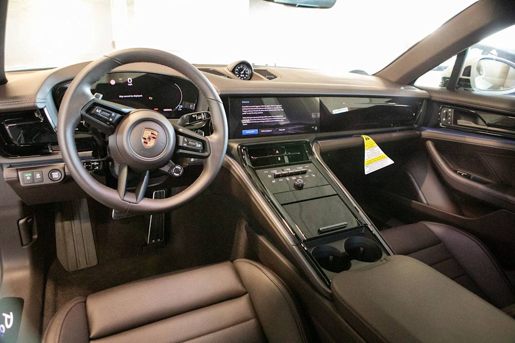 Thumbnail: 2026 Porsche Panamera - 8