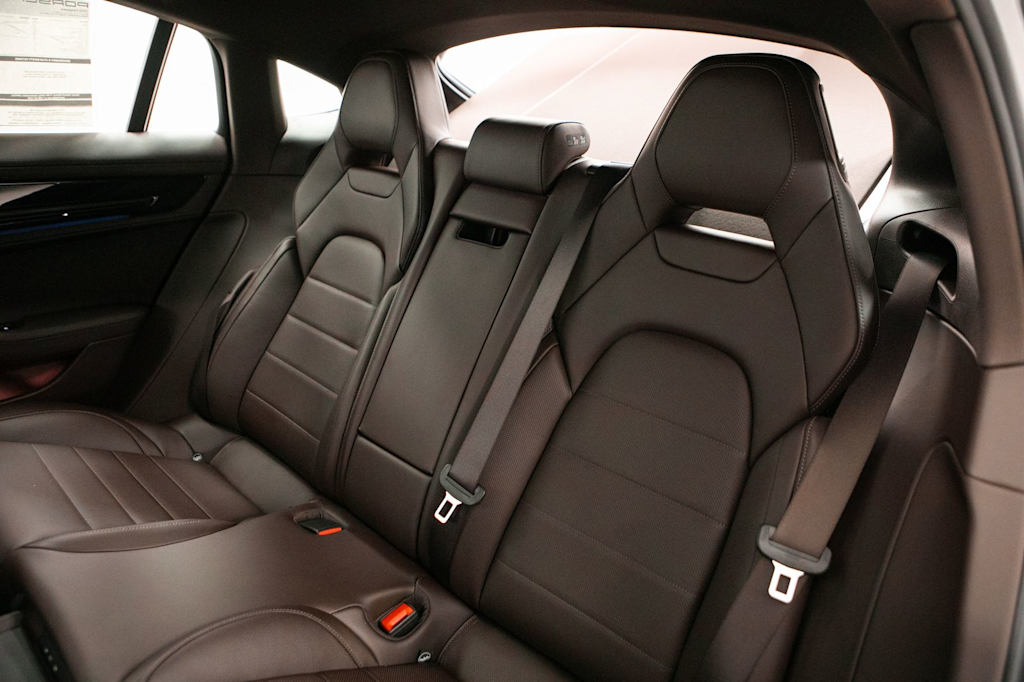 Thumbnail: 2026 Porsche Panamera - 37