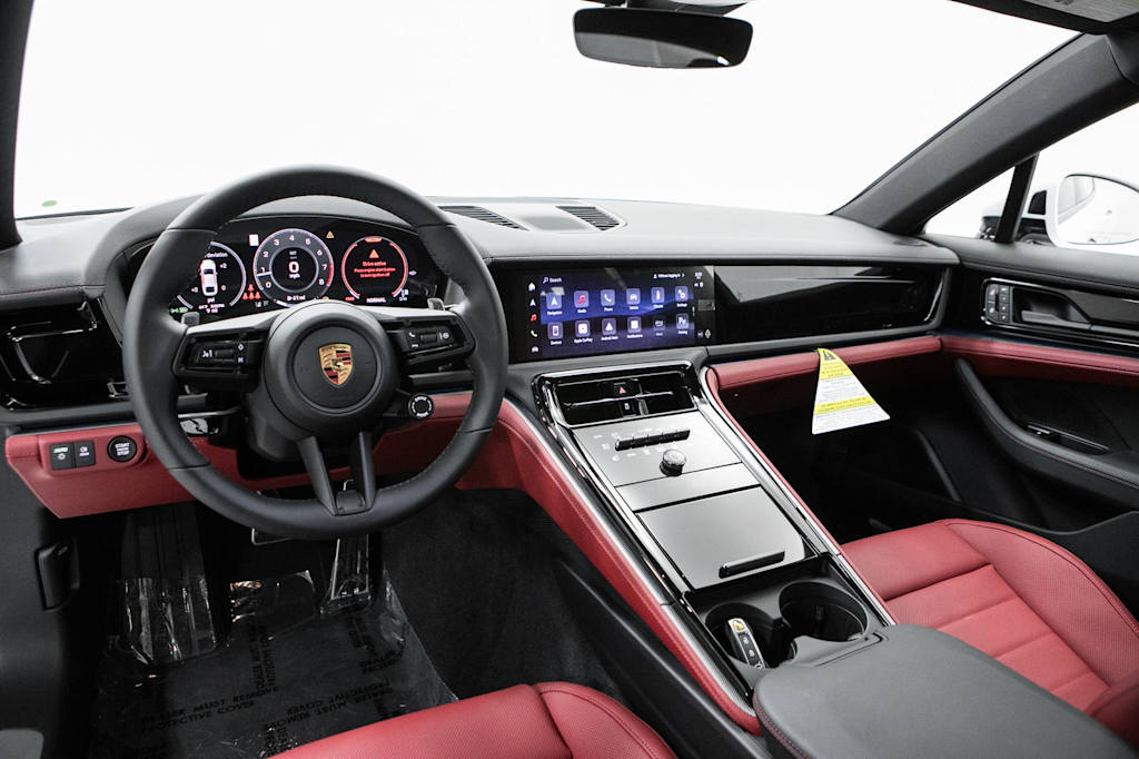 Thumbnail: 2026 Porsche Panamera - 10