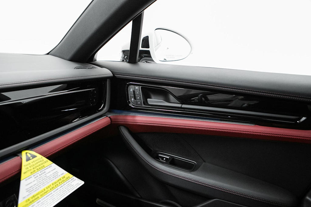 Thumbnail: 2026 Porsche Panamera - 29