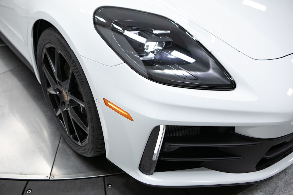 Thumbnail: 2026 Porsche Panamera - 17