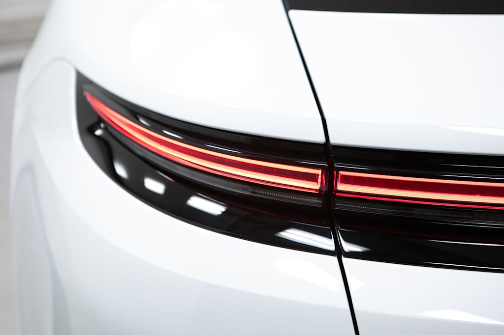 Thumbnail: 2026 Porsche Panamera - 19