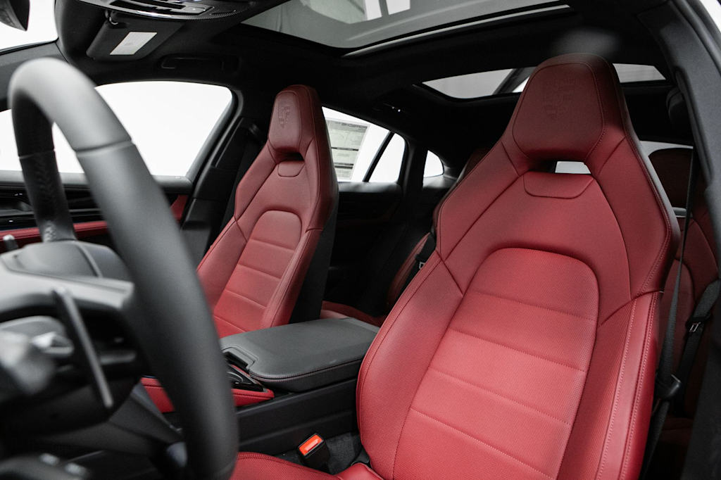 Thumbnail: 2026 Porsche Panamera - 7