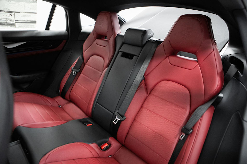 Thumbnail: 2026 Porsche Panamera - 33