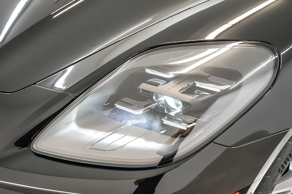 Thumbnail: 2026 Porsche Panamera - 25