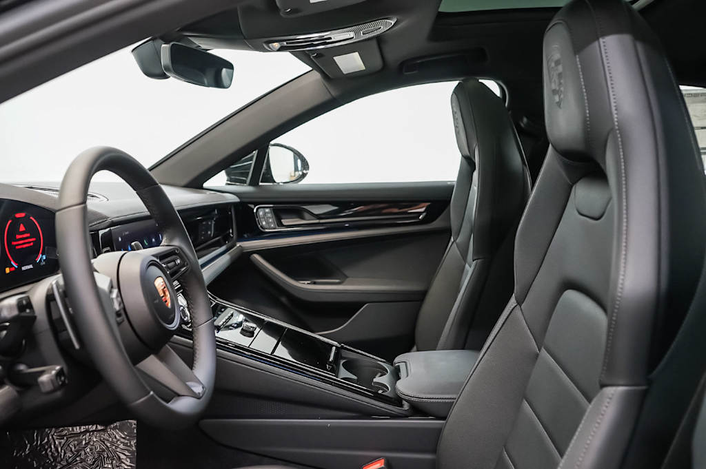 Thumbnail: 2026 Porsche Panamera - 27