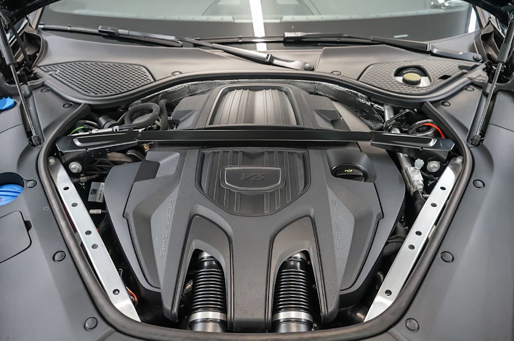 Thumbnail: 2026 Porsche Panamera - 8