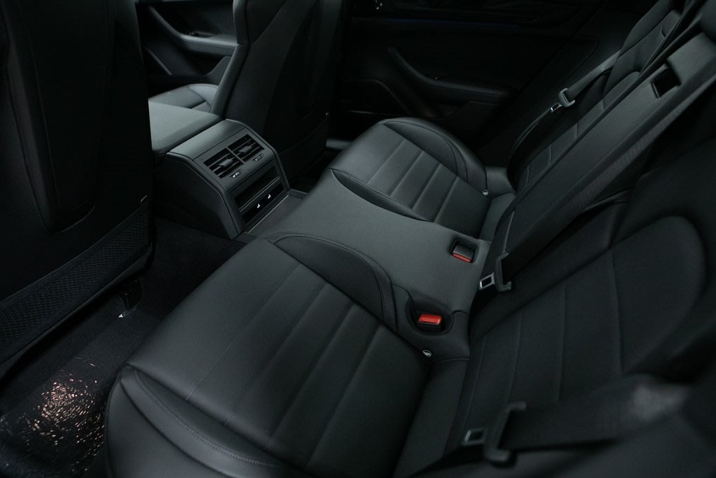 Thumbnail: 2025 Porsche Panamera - 10