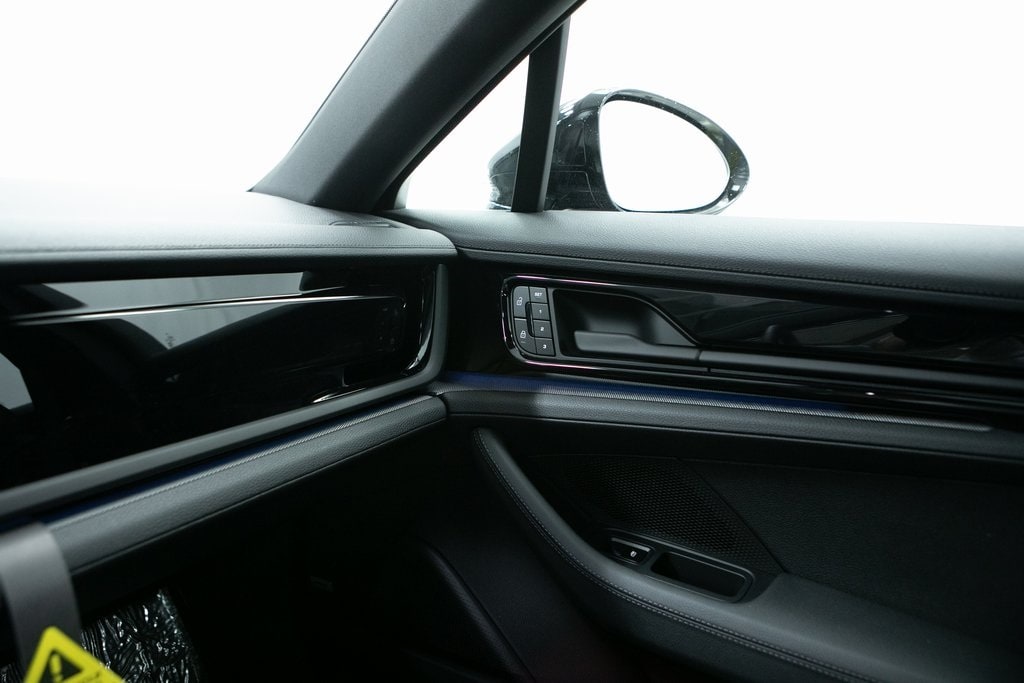 Thumbnail: 2025 Porsche Panamera - 29