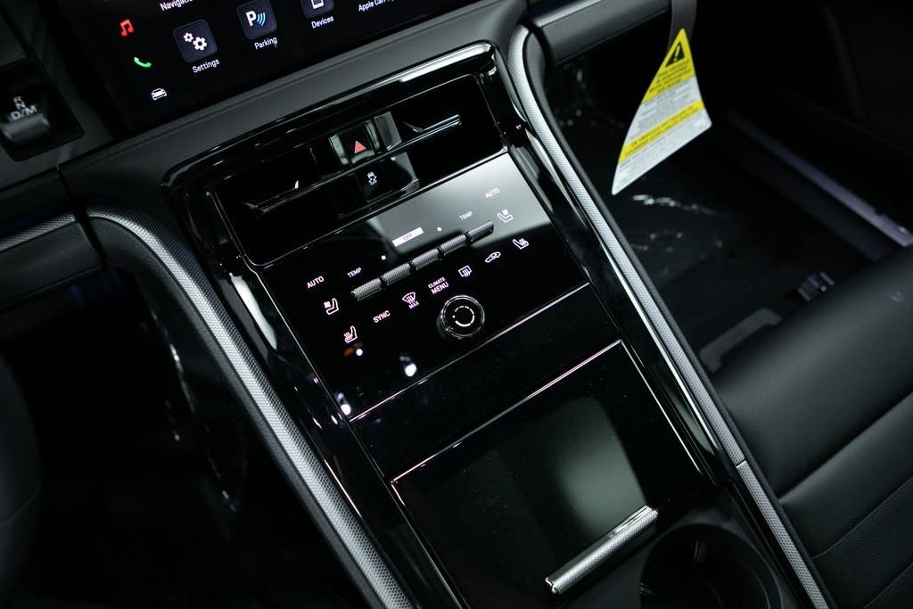 Thumbnail: 2025 Porsche Panamera - 21