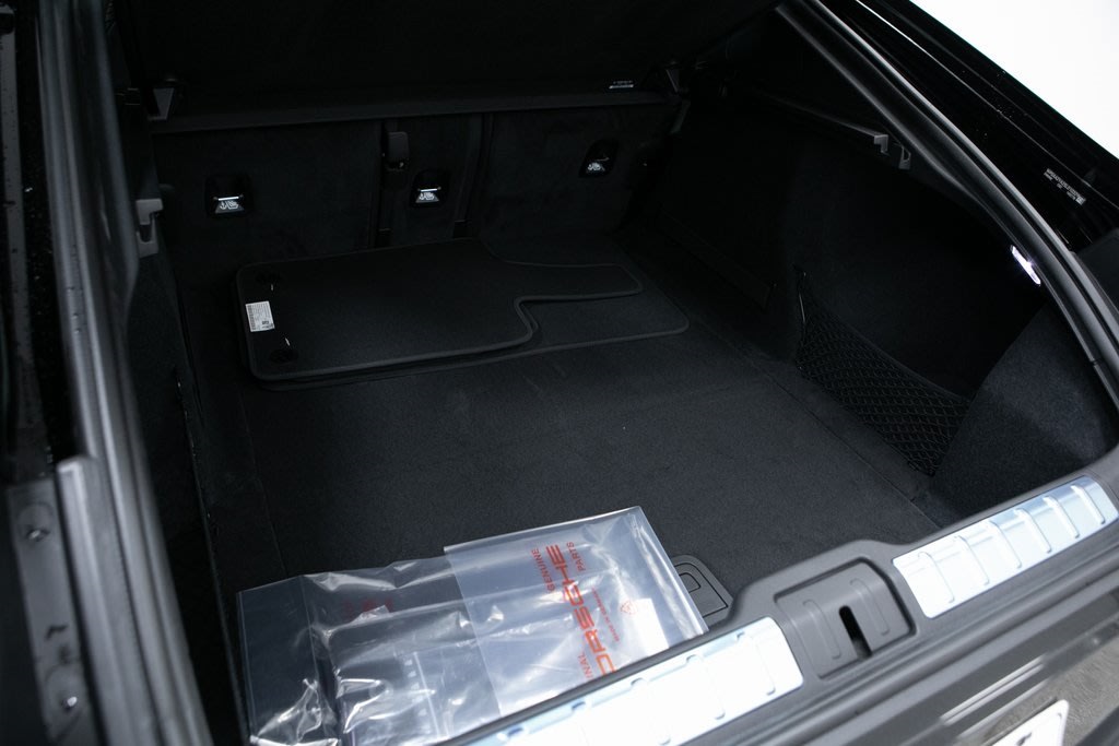 Thumbnail: 2025 Porsche Panamera - 14