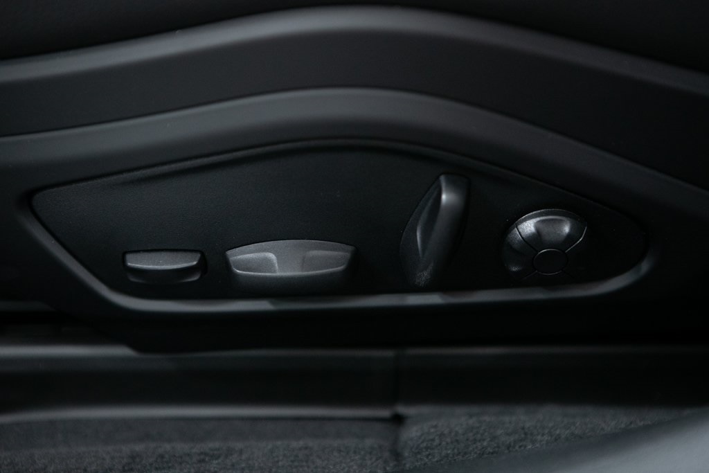 Thumbnail: 2025 Porsche Panamera - 24