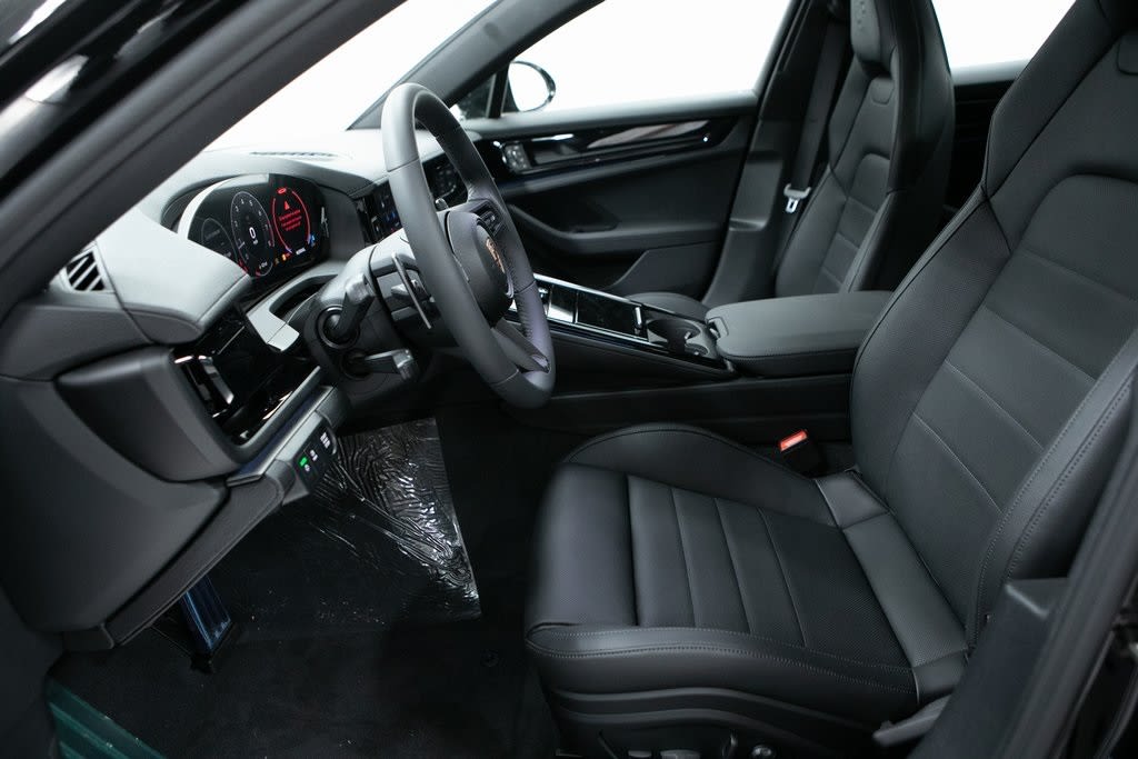 Thumbnail: 2025 Porsche Panamera - 9