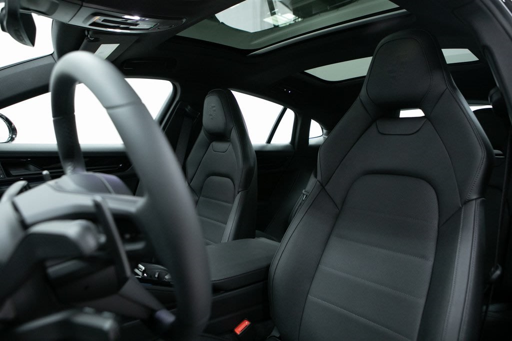 Thumbnail: 2025 Porsche Panamera - 8