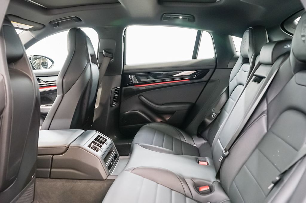 Thumbnail: 2025 Porsche Panamera - 11