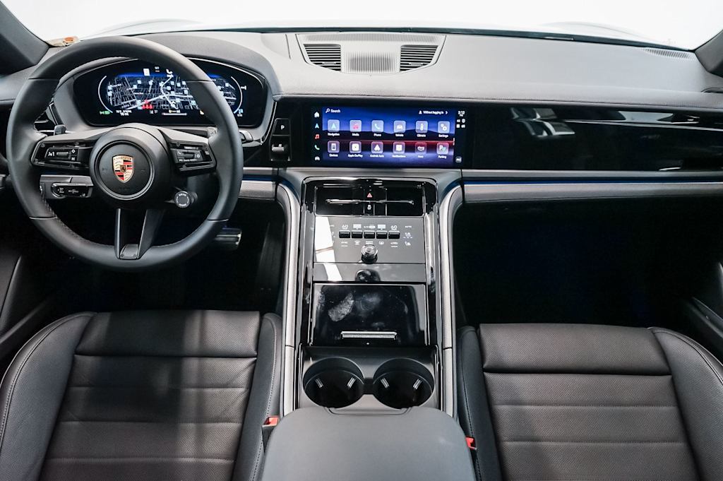 Thumbnail: 2026 Porsche Panamera - 9