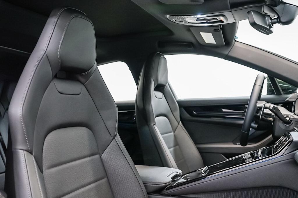 Thumbnail: 2026 Porsche Panamera - 11
