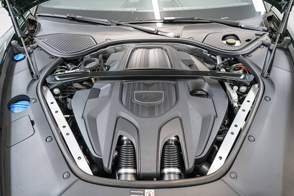 Thumbnail: 2026 Porsche Panamera - 8