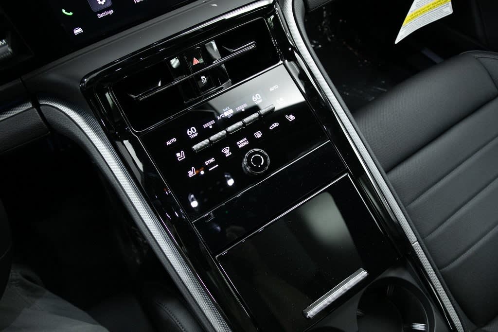 Thumbnail: 2025 Porsche Panamera - 12