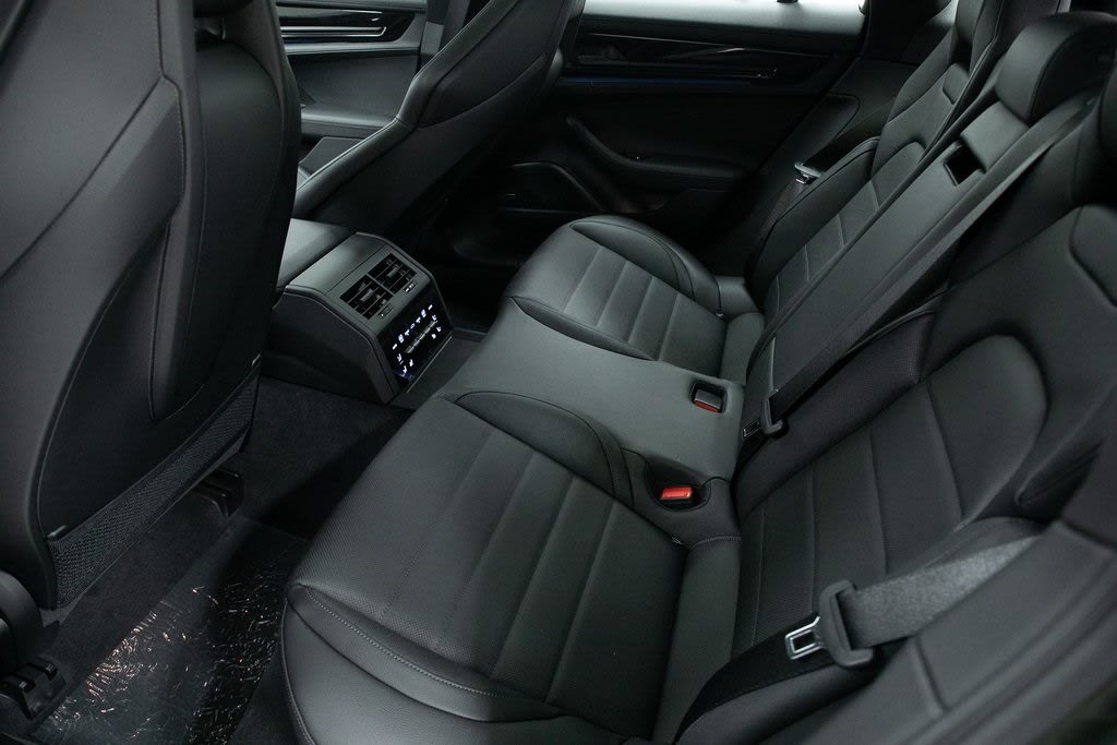 Thumbnail: 2025 Porsche Panamera - 11