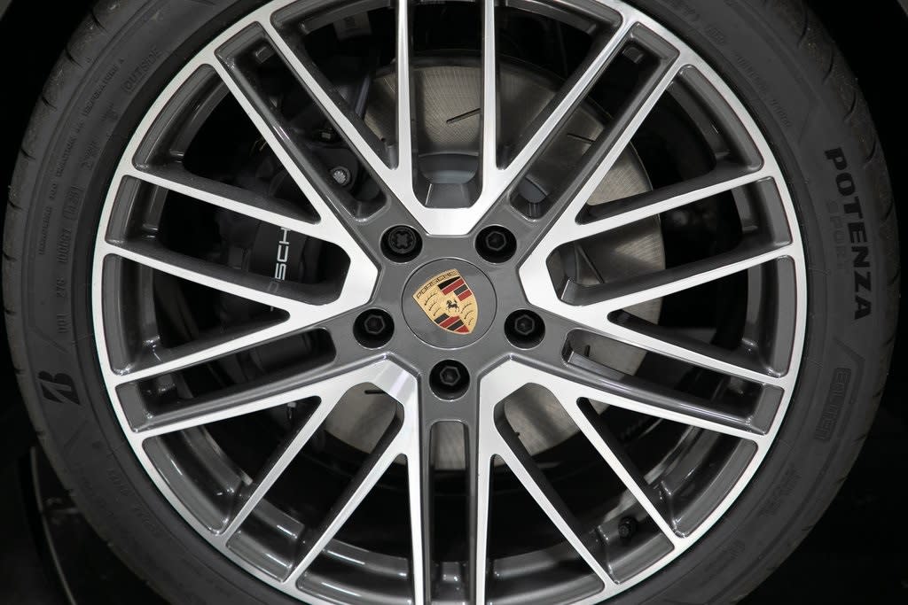 Thumbnail: 2025 Porsche Panamera - 7