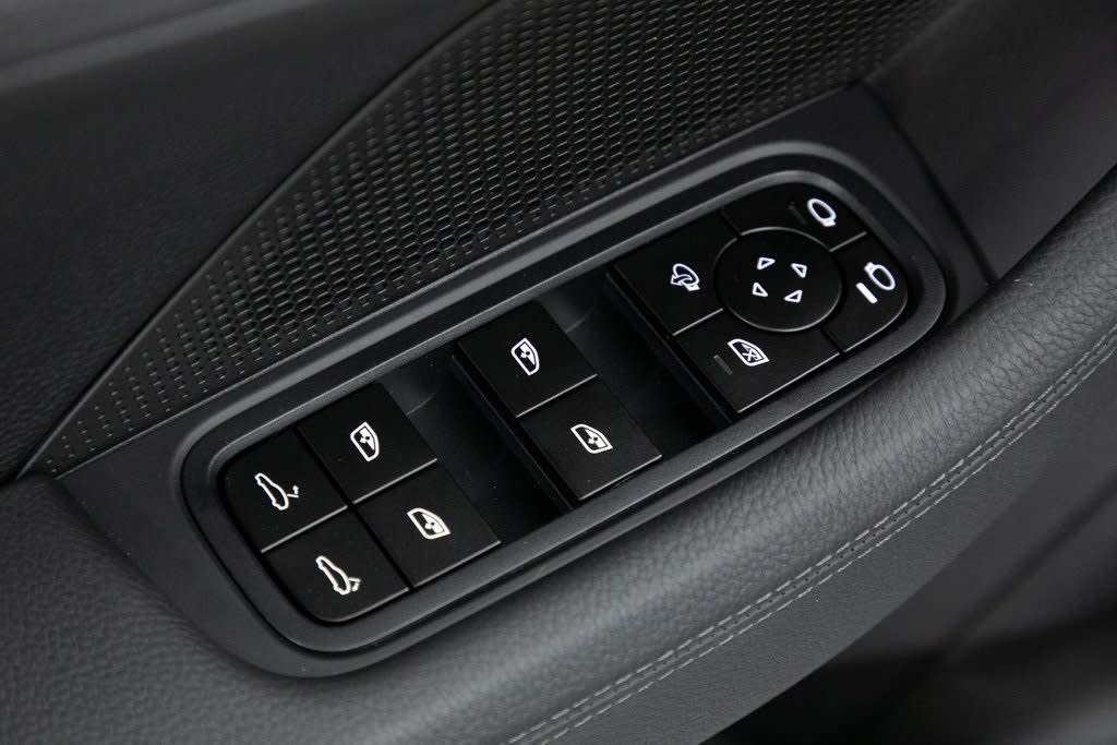 Thumbnail: 2025 Porsche Panamera - 23