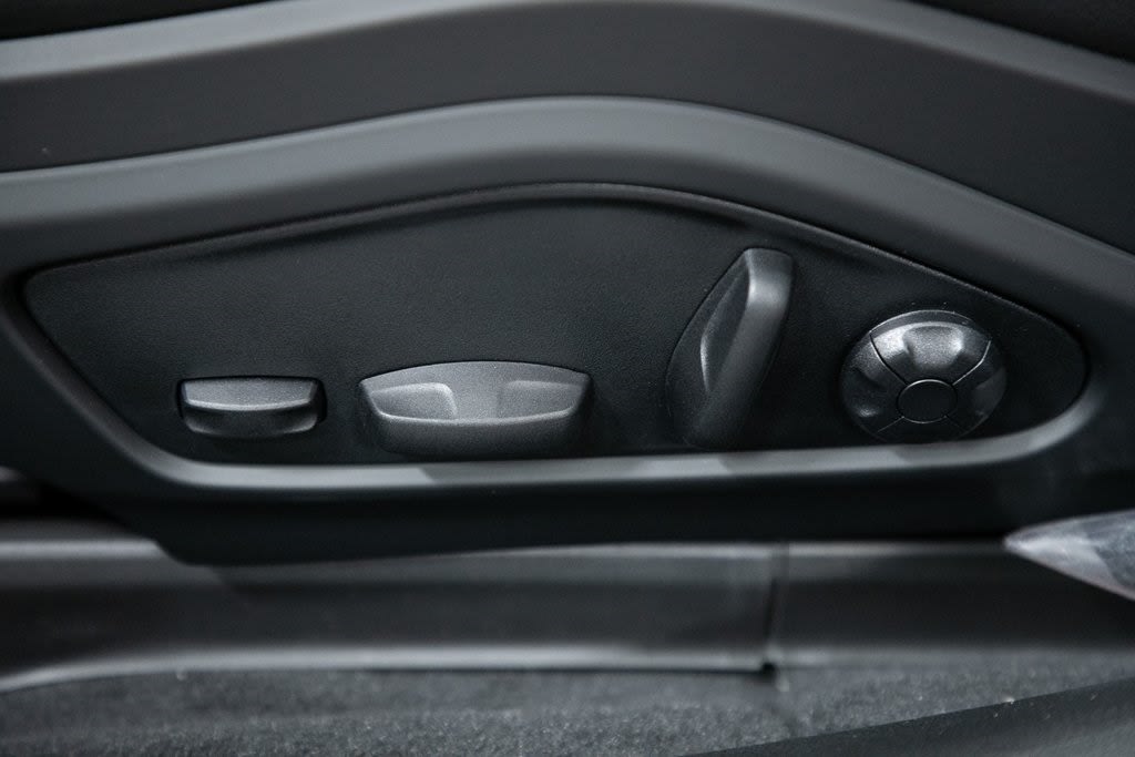 Thumbnail: 2025 Porsche Panamera - 22