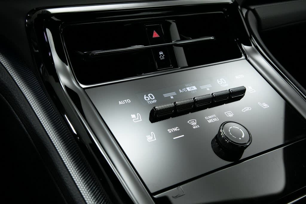 Thumbnail: 2025 Porsche Panamera - 26