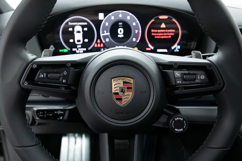 Thumbnail: 2025 Porsche Panamera - 20