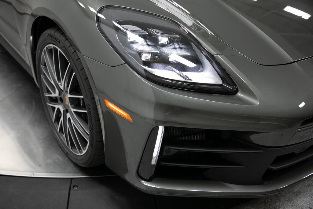 Thumbnail: 2025 Porsche Panamera - 19